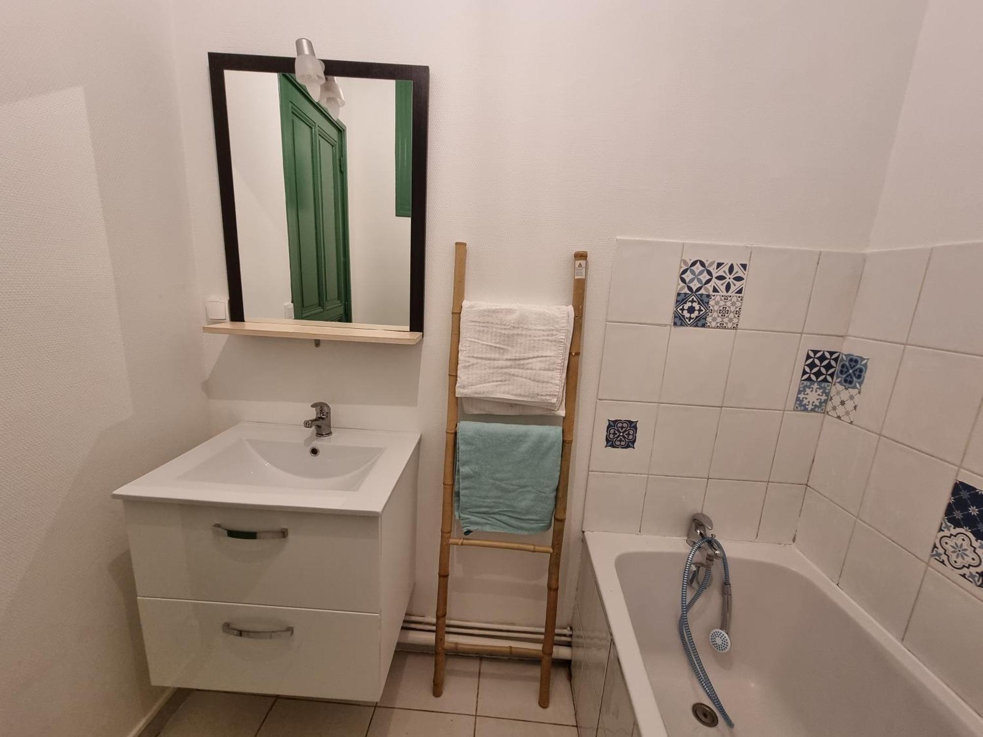 Sireuil  L Essentiel Gite Pour 6 Personnes מראה חיצוני תמונה